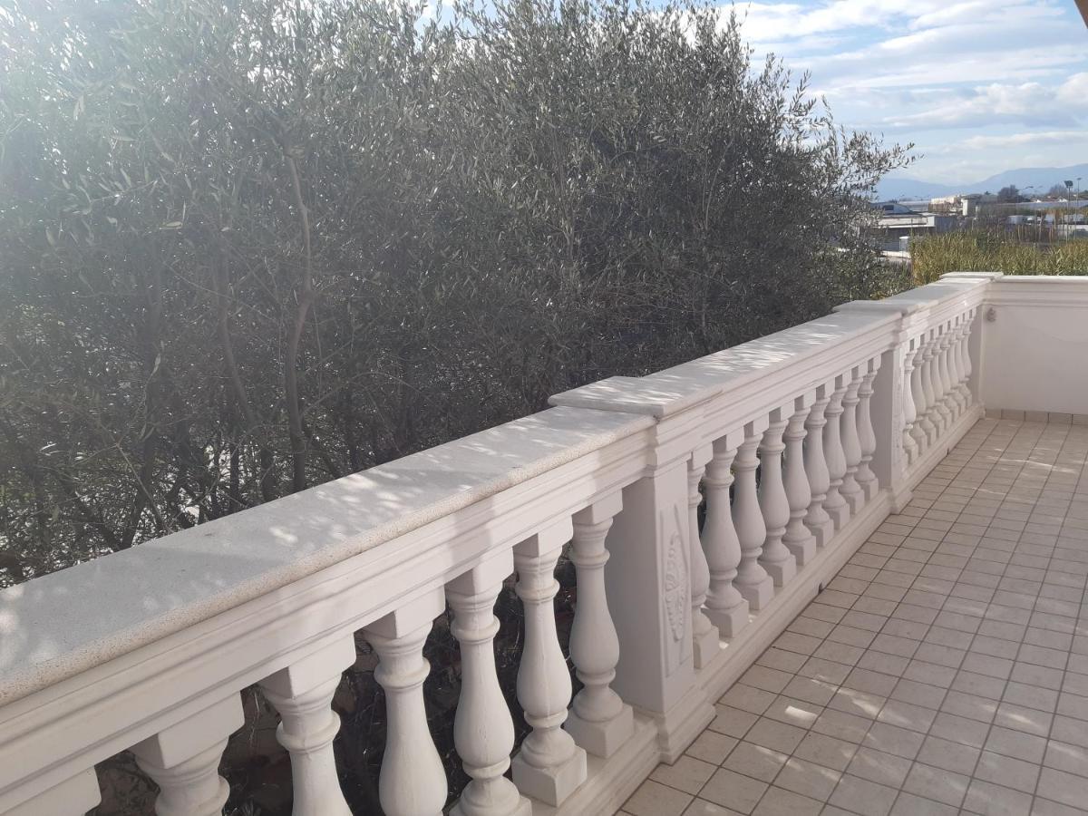 سان جيوفانّي تْيَتينو B&B Domus Aurea 20 المظهر الخارجي الصورة